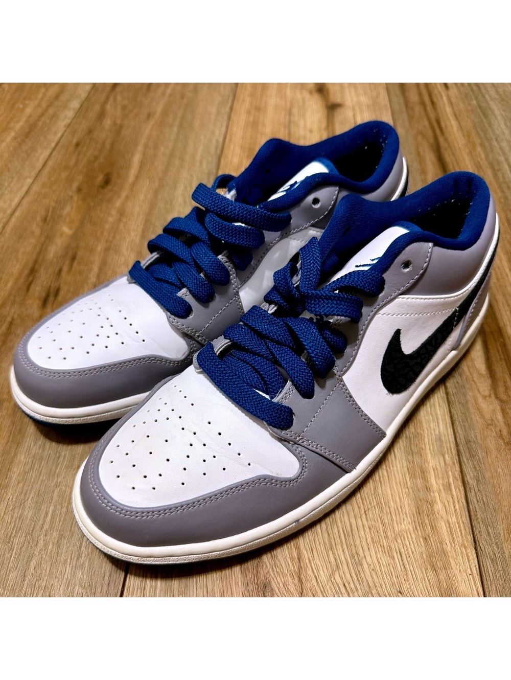 Nike Air Jordan 1 Low Cement True Blue Basketball Shoes 553558-103 Size 10.5 EUC
